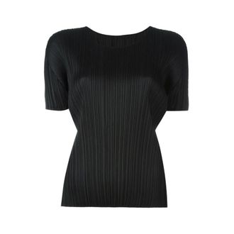 Issey Miyake Tops, Dames, Zwart, L, Polyester, Ribbed T-shirt met korte mouwen