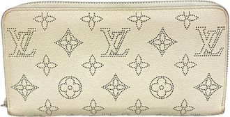 Louis Vuitton White Long Wallet (Bi-Fold) (Pre-Owned)