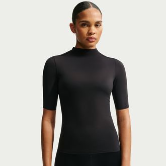 Nike Womens SKIMS Weightless Short-Sleeve T-Shirt in Black | IU2229-054