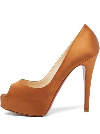 Christian Louboutin Satijnen pumps - Beige