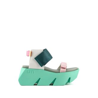 United Nude Bull Run