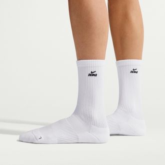 Nike Womens SKIMS Dri-FIT Pilates Grip Crew Socks (1 Pair) in White | S1016195-160