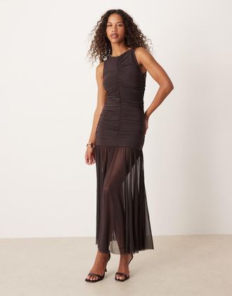 Gina Tricot Gina Tricot - Vestito midi senza maniche marrone scuro con vita scesa