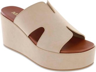 Mia Shoes Womens Reta Suede Platform Wedges In Sand