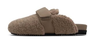 Roam Womens Fuzzy Loafer Mule In Oat