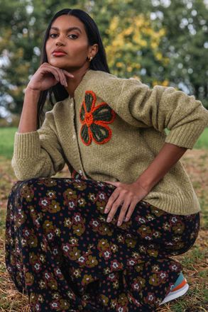 Roman Flower Embroidered Button Cardigan
