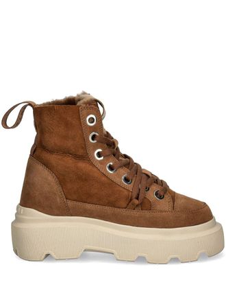 【Inuikii】クラシック Wedgeスエードアンドレザースノーブーツ Classic Wedge leather snow boots in beige - Inuikii | Mytheresa