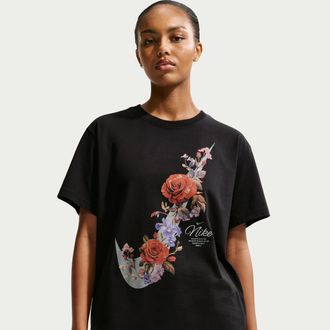 Nike Womens Nike Sportswear T-Shirt in Black | IR4689-010