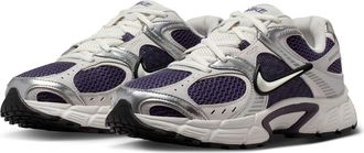 Nike V5 RNR Sneaker in 500 Draisn/smtwht at Nordstrom Rack, Size 11.5