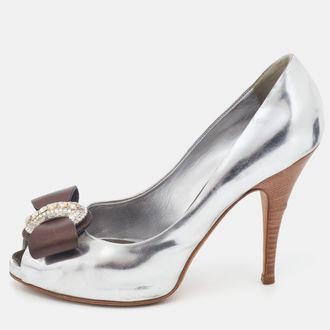 Giuseppe Zanotti Silver/brown Leather Bow Crystal Embellished Peep Toe Pumps