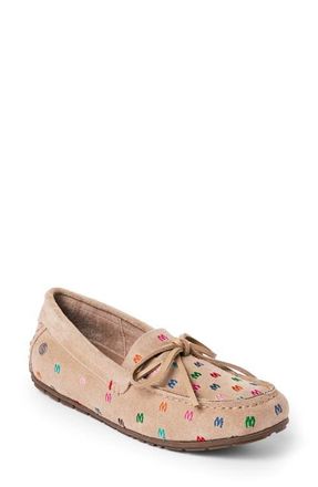 Minnetonka Moc Toe Driving Loafer in Sand With Embroidery at Nordstrom, Size 6.5