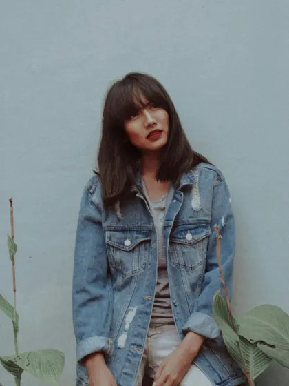 7 Outfits, die beweisen, dass eine Jeansjacke immer passt