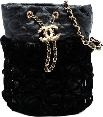 Chanel 2021-2025 Braided Velvet Goatskin Drawstring bucket bag - Nero