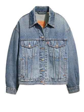 Levi's 90s Trucker Turning Heads