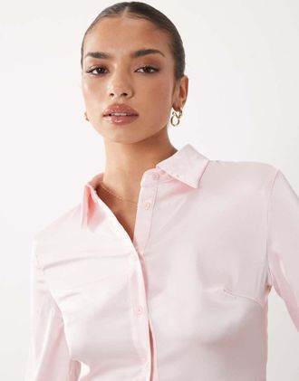 Lioness Angelic - Camicia aderente in raso rosa confetto