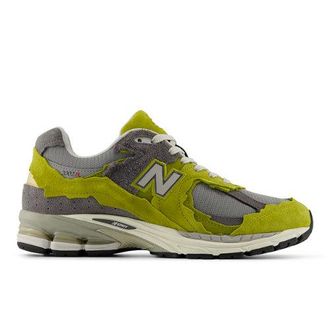 New Balance Mens M2002D in Green/Grey Suede/Mesh, size 10.5