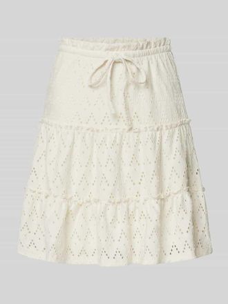 Vila Minirock mit Lochstickerei Modell AMALINA in Offwhite, Gr&ouml;&szlig;e S
