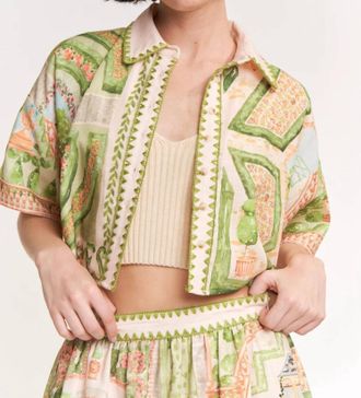 En Saison Sariyah Boxy Button Fornt Top In Green