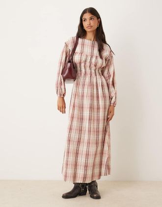 Asos Vestito lungo girocollo rosa polvere a quadri con arricciatura e dettaglio sul busto-Multicolore