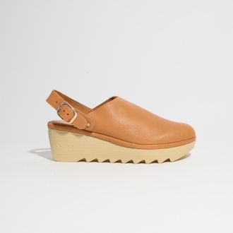 Cherokee Womens Jenny With A Buckle Clog In Natural