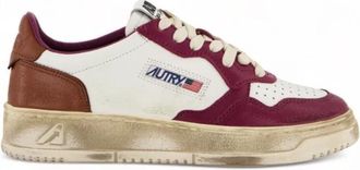Autry Bordeaux Sneakers voor Vrouwen - Dames - Sneakers - Bruin - 36 EU - Leer - Schoenen