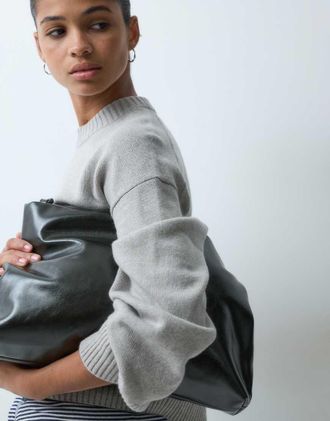 Arket maglione in cashmere e lana, dal taglio rilassato, grigio chiaro