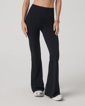 Vuori Clothing AllTheForm Flare-Short | Black | Medium