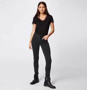 Morgan T-shirt met V-hals en korte mouwen, afwerking in kant