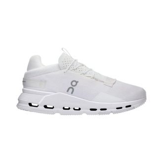 On Sneakers Wit