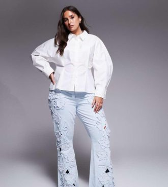 Asos Curve - Jeans blu decorati con perle a ghirigori e fiori in organza