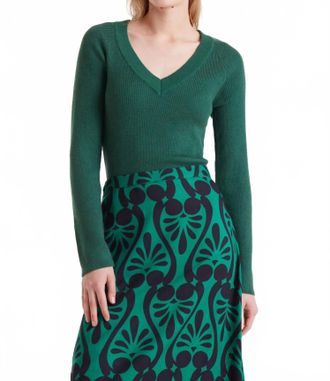 Compa&ntilde;&iacute;afant&aacute;stica Deep V-Neck Sweater In Green