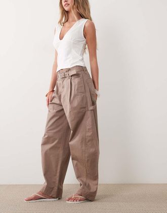 Abercrombie & Fitch Pantaloni bombati beige con cintura-Neutro