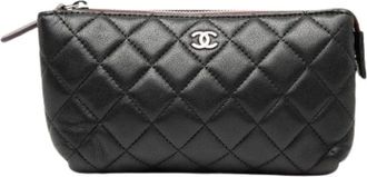 Chanel Pre-owned Clutches, female, Black, Size: ONE SIZE Pre-owned Quilted Leather Pouch