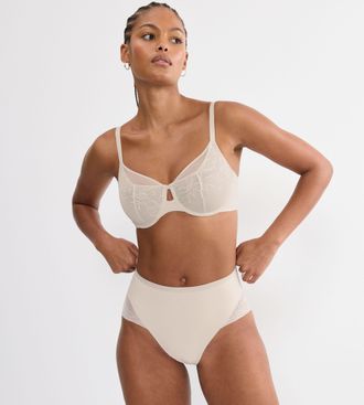 Triumph Minimizer-BH TRIUMPH Comfort Contour, Damen, Gr. 70, Cup C, beige, Microtouch, Obermaterial: 65% Polyamid, 35% Elasthan, BHs Minimizer-BH, verkleinert