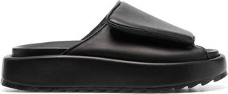 Gia Borghini Zwarte leren casual open flats muilezels - Dames - Sandalen - Zwart - 41 EU - Leer - Schoenen