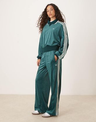 adidas Originals x Liberty London - Pantaloni sportivi in velluto color edera aurora con motivo in rilievo-Verde