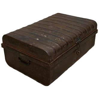 Wanderlust Deco Maleta De Metal Acabado Artesanal Marr&oacute;n 67x37x25h Cm