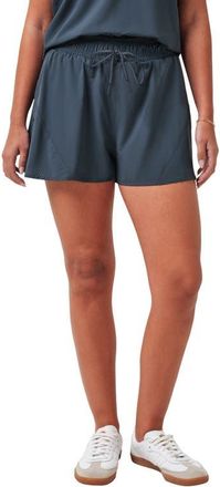 Travis Mathew Shifting Sands Shorts in Ombre Blue at Nordstrom, Size Medium