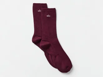 Alo | Half-Crew Understated Socks in Burgundy, Size: Small